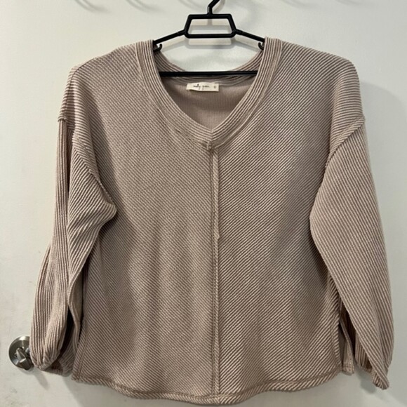 Molly Green Womens Tan Low VNeck Textured Balloon Sleeve Pullover Top Size Large - Picture 3 of 11